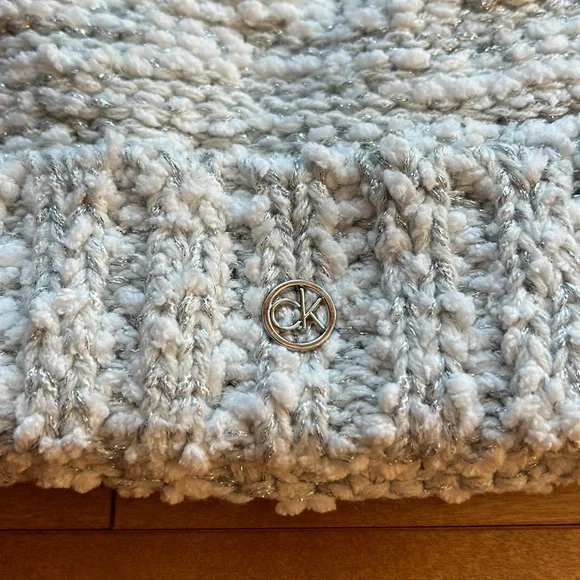 Calvin Klein Beanie - Picture 2 of 5